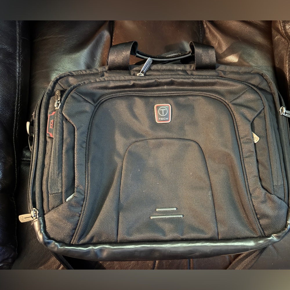 Tumi T-Tech laptop messenger bag or briefcase